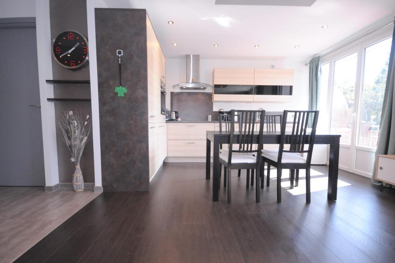 Le Grand Large - Apartment Parking & Balcony By The Lake Modern Bright Annecy Ngoại thất bức ảnh